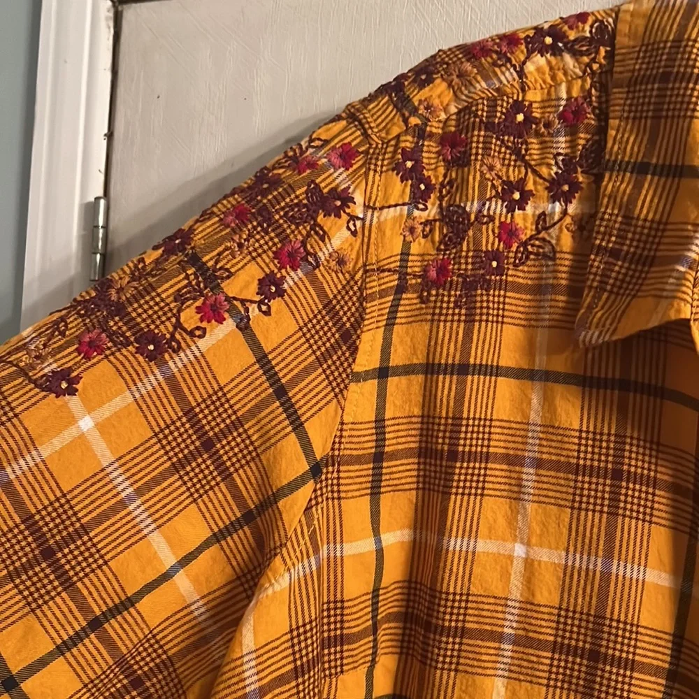 Terra & Sky 3X 24-26 orange multi colored button down top - Picture 4 of 4